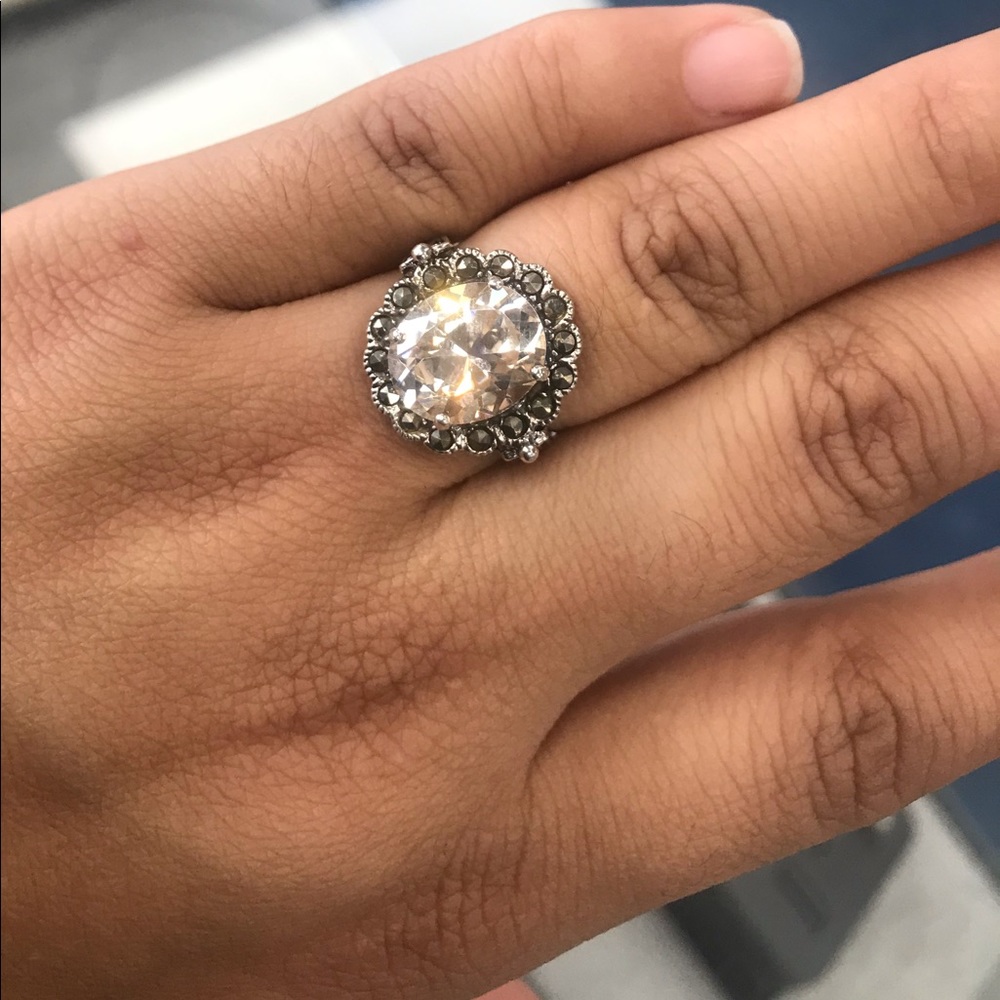 ‼️SOLD‼️Lady’s  Silver ring 925 black and clear st